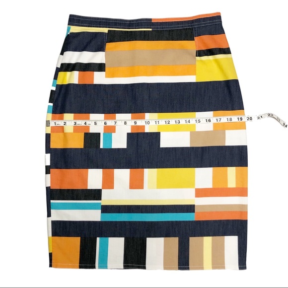 Geometric Print Blazer and Skirt Set Size M - Picture 6 of 14